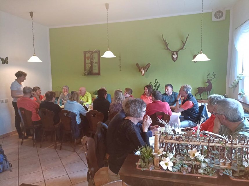 Wanderung zur Basilika M&uuml;nchenlohra