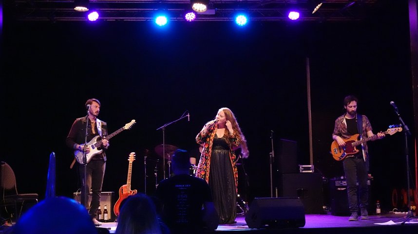 Layla Zoe und Band im Klubhaus