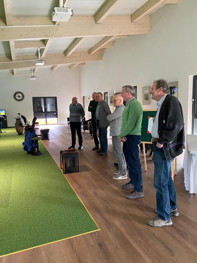 Ehemalige Betriebsleiter trafen sich im Golfpark Neustadt