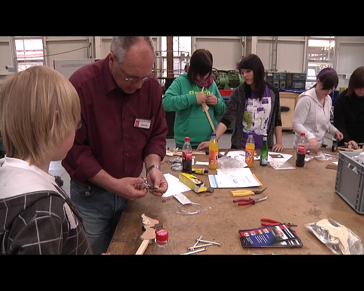 Der Girls Day bei der Polizei, dem THW, der Feuerwehr und der Maximator GmbH