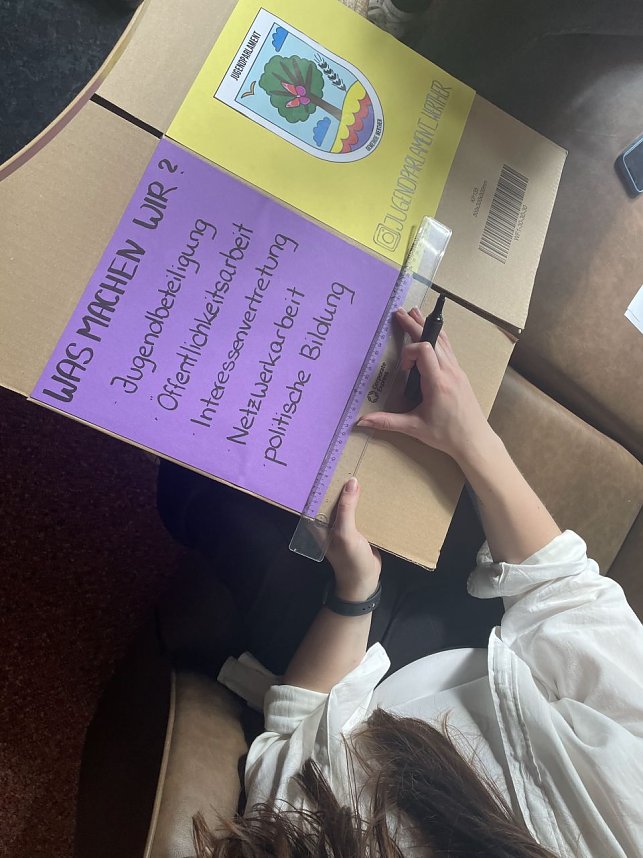 Was macht die Jugend wo? - Treffen im Jugendclubhaus