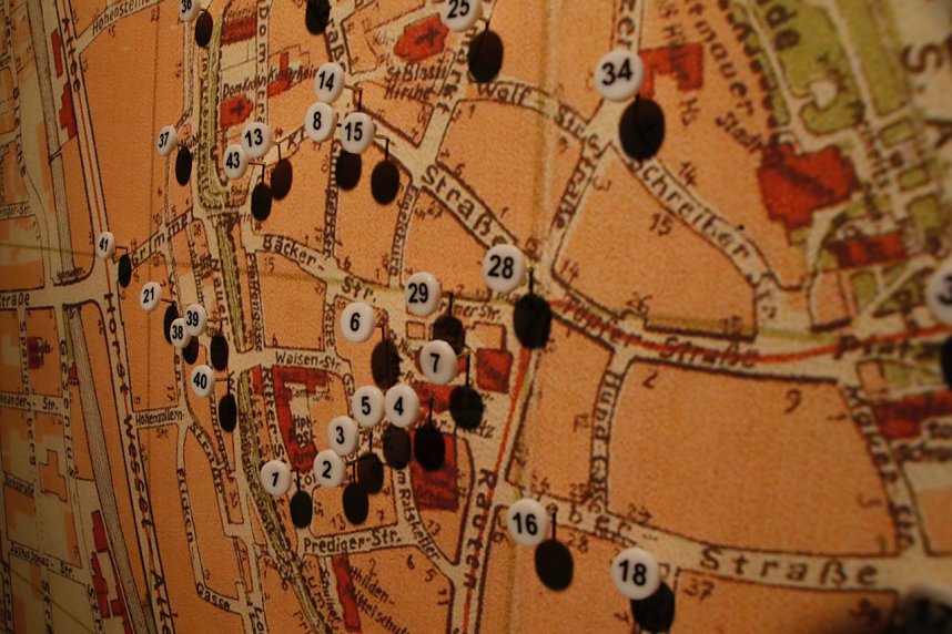 Kleine Sonderausstellung in der Flohburg mit Zeichnungen von Frank Schmidt