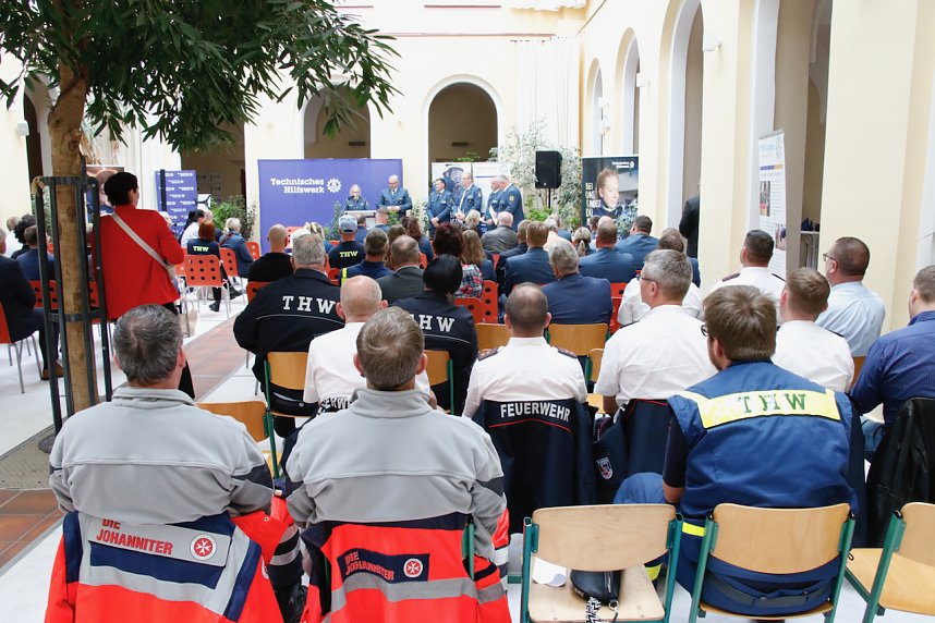 30 Jahre THW auf dem Petersberg