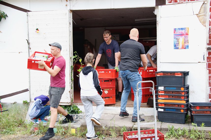 B&uuml;chermarkt vor der Blasii-Kirche