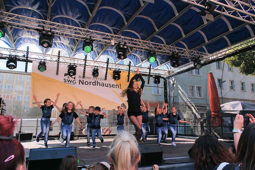 Gro&szlig;e Volksfeststimmung am 2. Tag auf dem Rolandsfest in Nordhausen