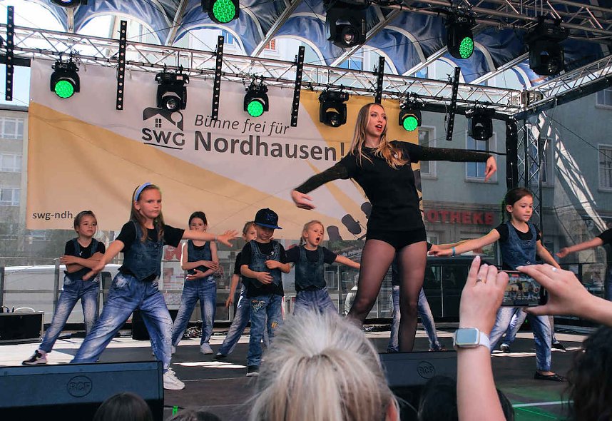 Gro&szlig;e Volksfeststimmung am 2. Tag auf dem Rolandsfest in Nordhausen