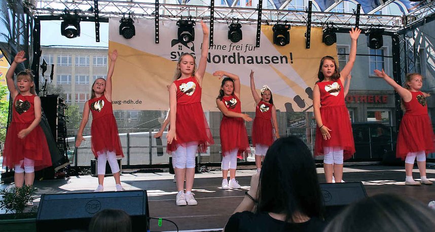 Gro&szlig;e Volksfeststimmung am 2. Tag auf dem Rolandsfest in Nordhausen