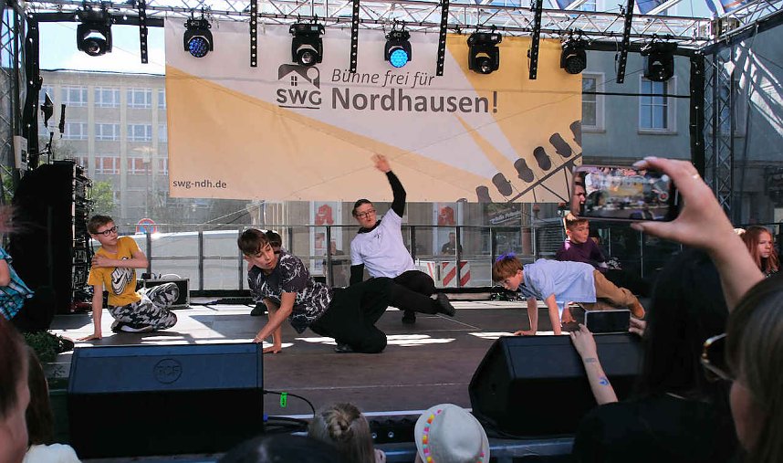 Gro&szlig;e Volksfeststimmung am 2. Tag auf dem Rolandsfest in Nordhausen