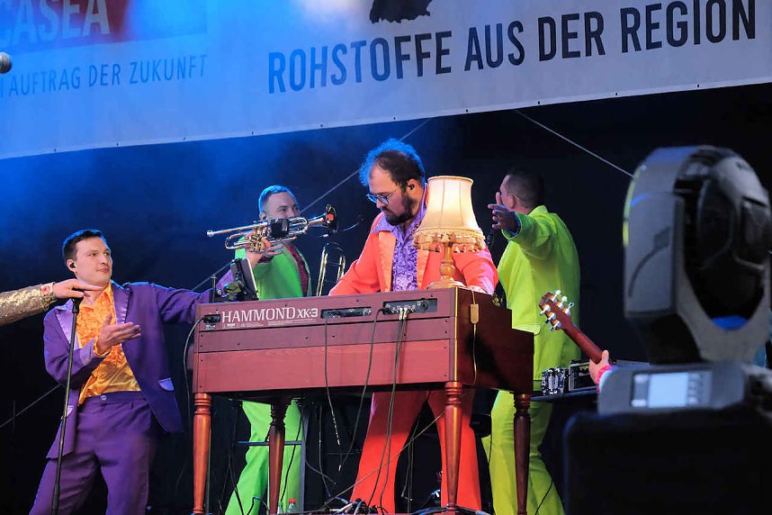 Gro&szlig;e Volksfeststimmung am 2. Tag auf dem Rolandsfest in Nordhausen