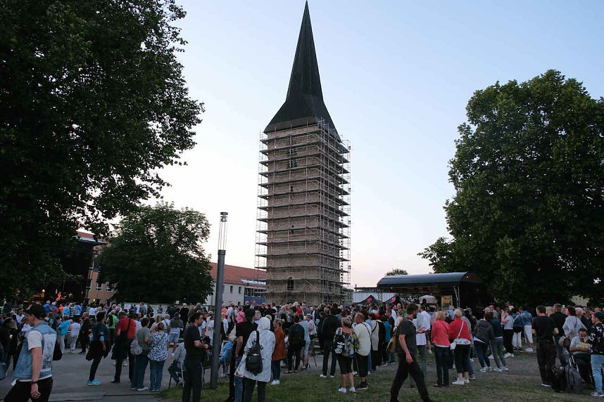 Gro&szlig;e Volksfeststimmung am 2. Tag auf dem Rolandsfest in Nordhausen