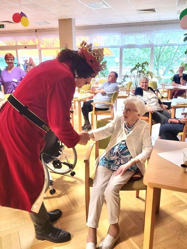 Alle Jahre wieder - die Rolandgruppe besuchte vor dem Fest auch den Ossietzky-Hof