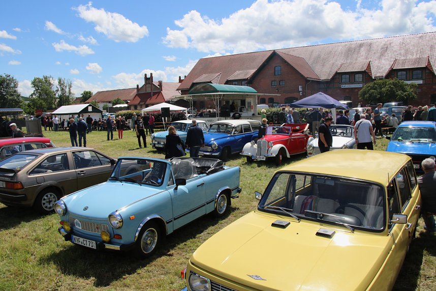 Oldtimertreff auf dem Scheunenhof