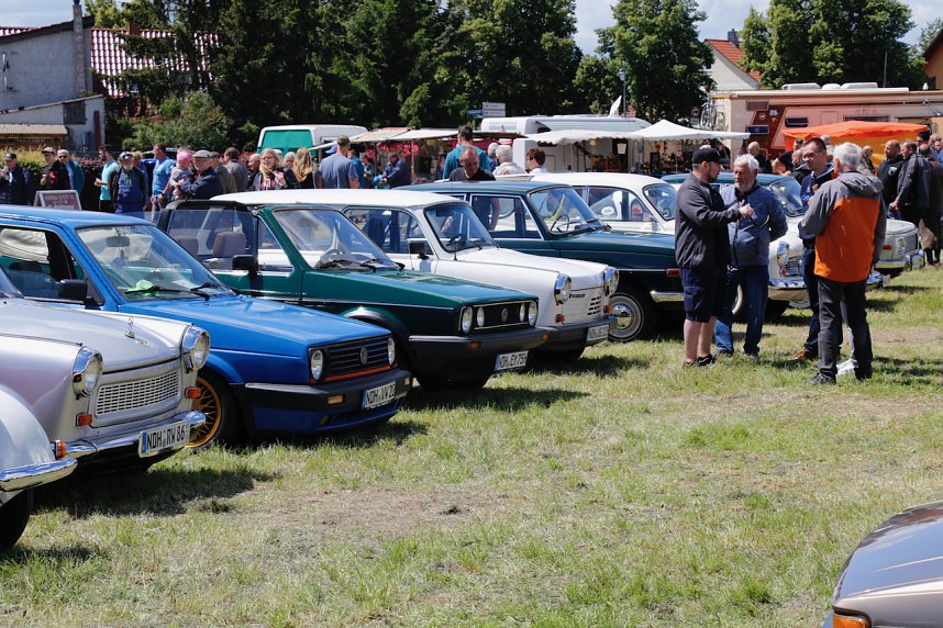 Oldtimertreff auf dem Scheunenhof