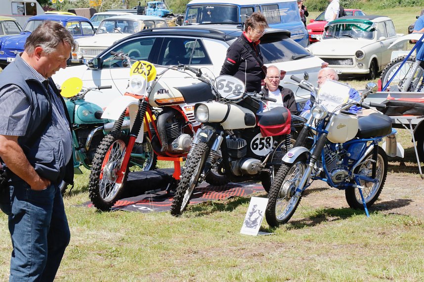 Oldtimertreff auf dem Scheunenhof