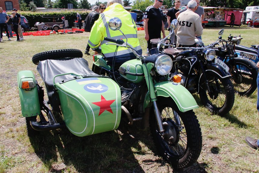 Oldtimertreff auf dem Scheunenhof