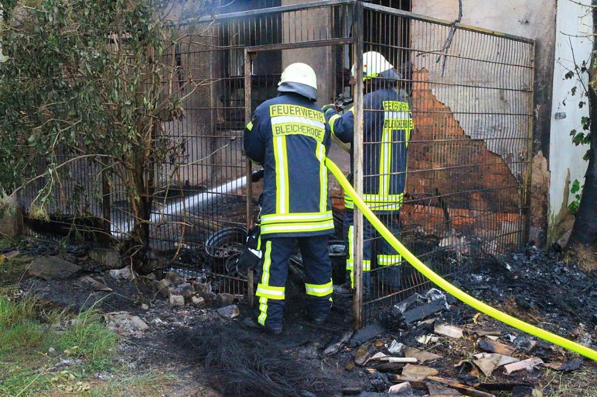 Zwei Br&auml;nde am selben Haus
