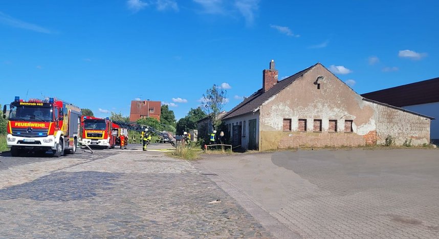 Zwei Br&auml;nde am selben Haus