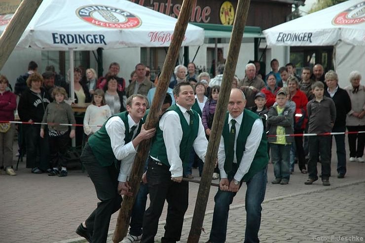 Maibaum gesetzt