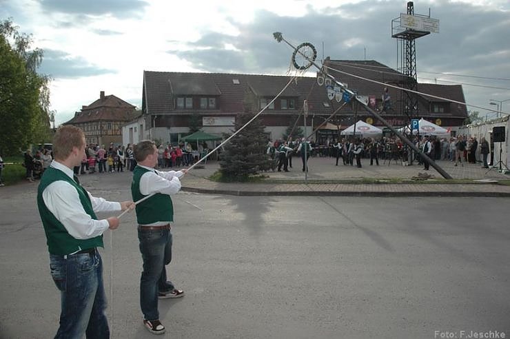Maibaum gesetzt
