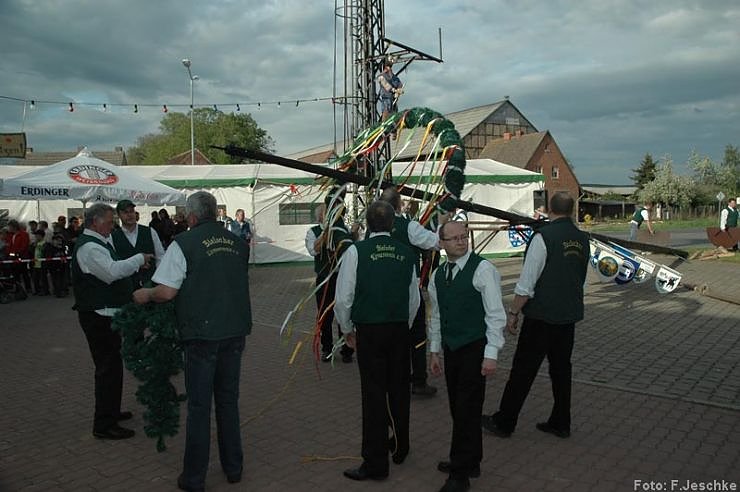 Maibaum gesetzt