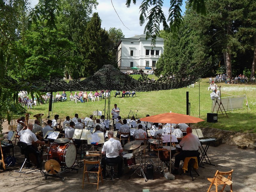 Konzert des Th&uuml;ringer Polizeiorchesters im Park Hohenrode