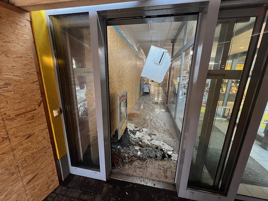 N&auml;chtlicher Brand am Netto-Markt