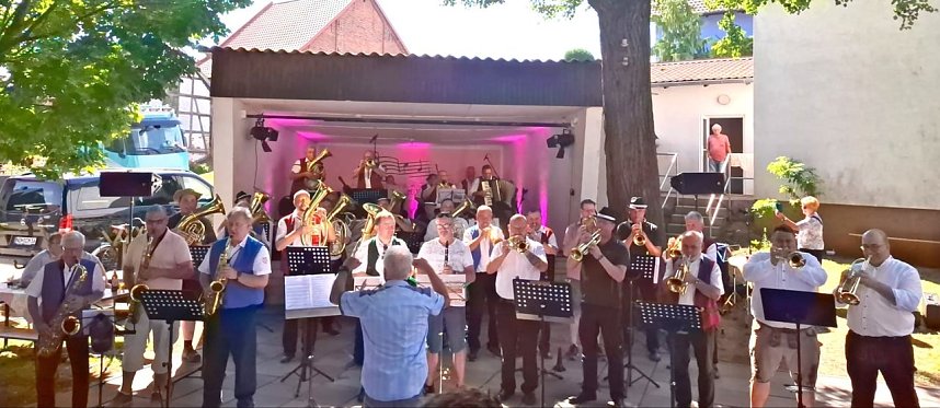 Gro&szlig;es Blasmusikfest in Urbach