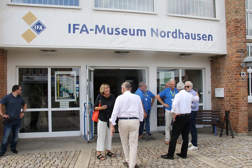 Zwischen Famulus und Brockenhexe: Niedersachsens Ministerpr&auml;sident Stephan Weil und Th&uuml;ringens Innenminister Georg Maier (beide SPD) besuchten heute das IFA-Museum