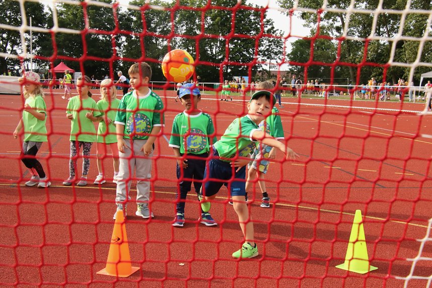 Schulanfangsaktionstag auf dem Hohekreuz-Sportplatz