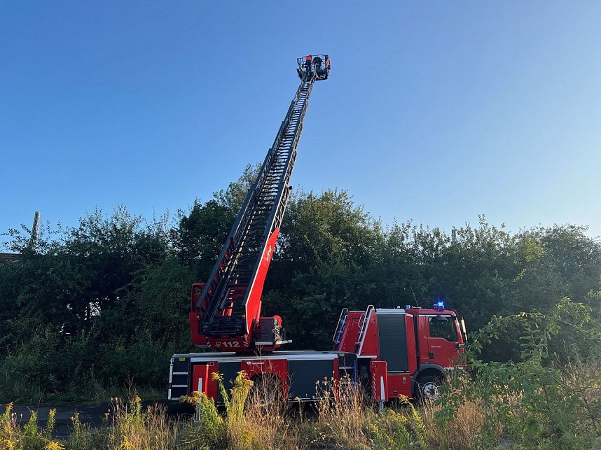 Feuerwehreinsatz am Bahngel&auml;nde