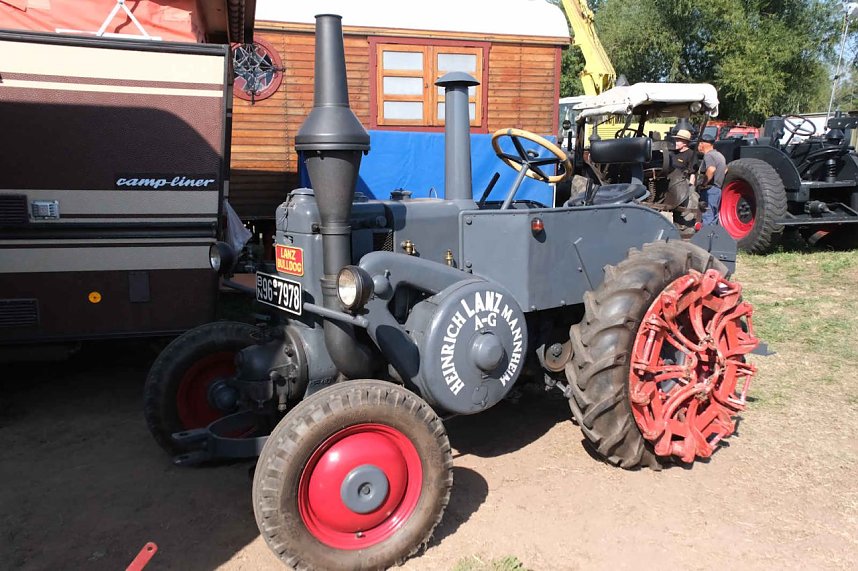 Motoren- und Maschinenschau zu Dreschfest in Sundhausen