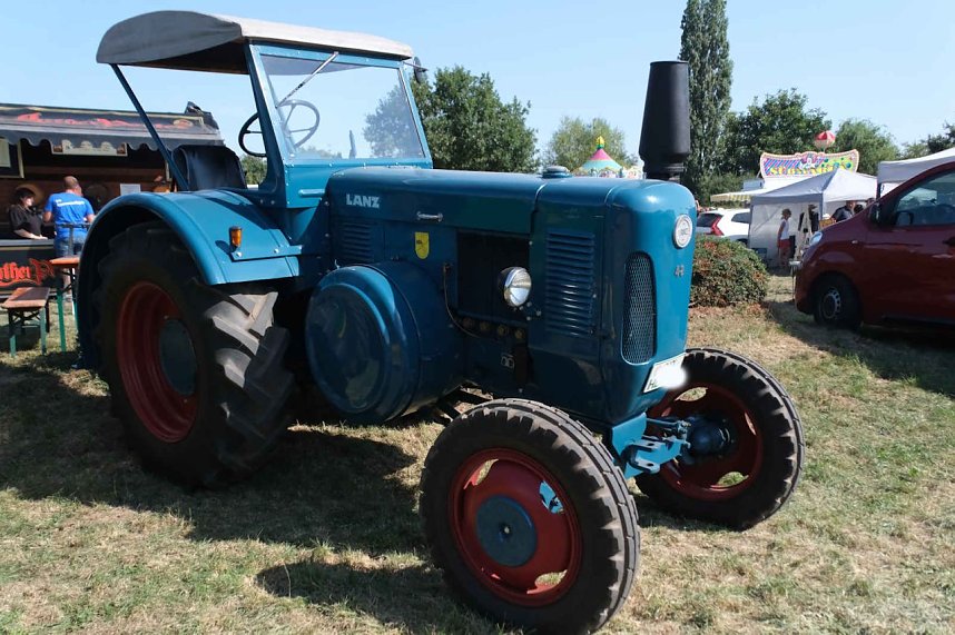 Motoren- und Maschinenschau zu Dreschfest in Sundhausen
