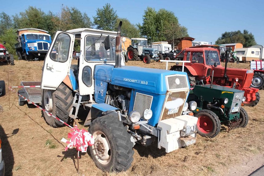 Motoren- und Maschinenschau zu Dreschfest in Sundhausen