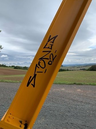 Schmierei am Aussichtsturm bei R&uuml;digsdorf