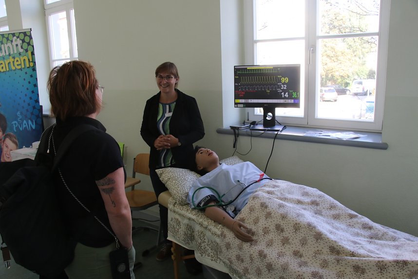 Berufsmesse zu Pflege und Gesundheit in der Nordh&auml;user Berufsschule