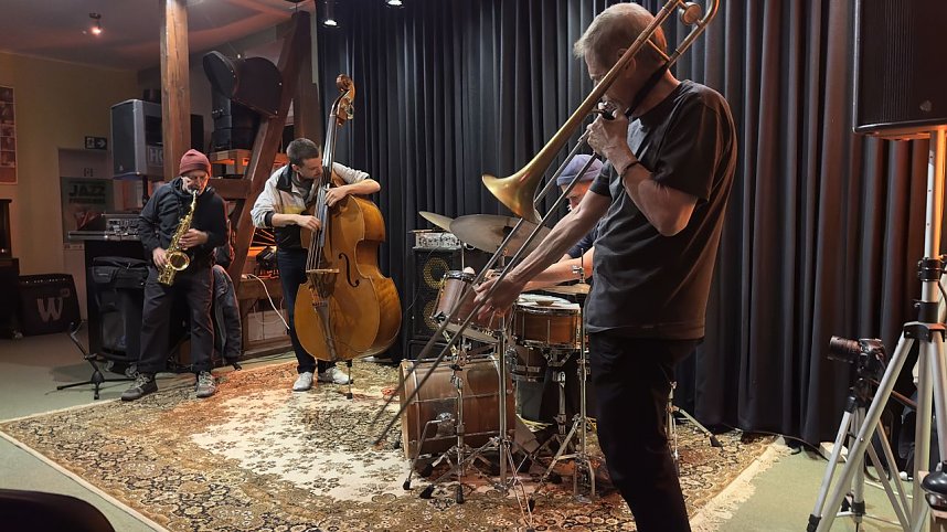 MOTUSNEU feat. Steve Swell in der Jazzmangel