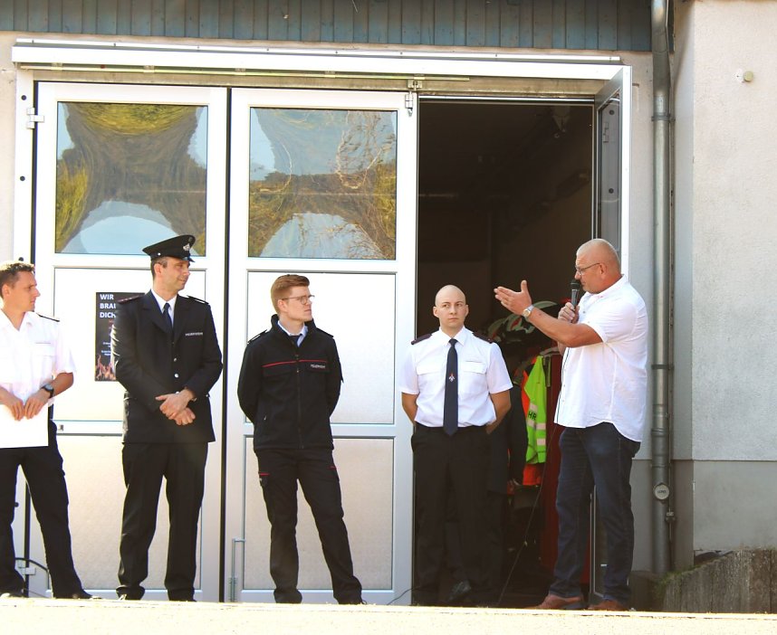 Die Kameraden der Neust&auml;dter Feuerwehr haben nun eine eigene Waldschenke