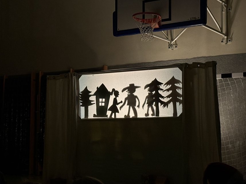 Weihnachtsmarkt und festliches Programm an der Regelschule Niedersachswerfen