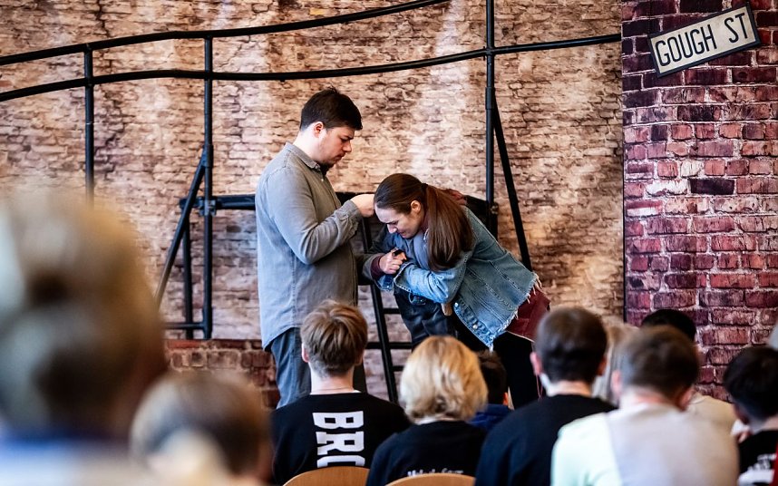 Das "White Horse Theatre" war wieder zu Gast am Humboldt Gymnasium