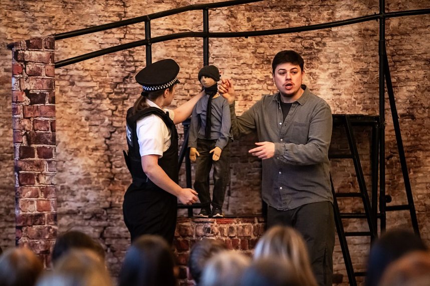 Das "White Horse Theatre" war wieder zu Gast am Humboldt Gymnasium