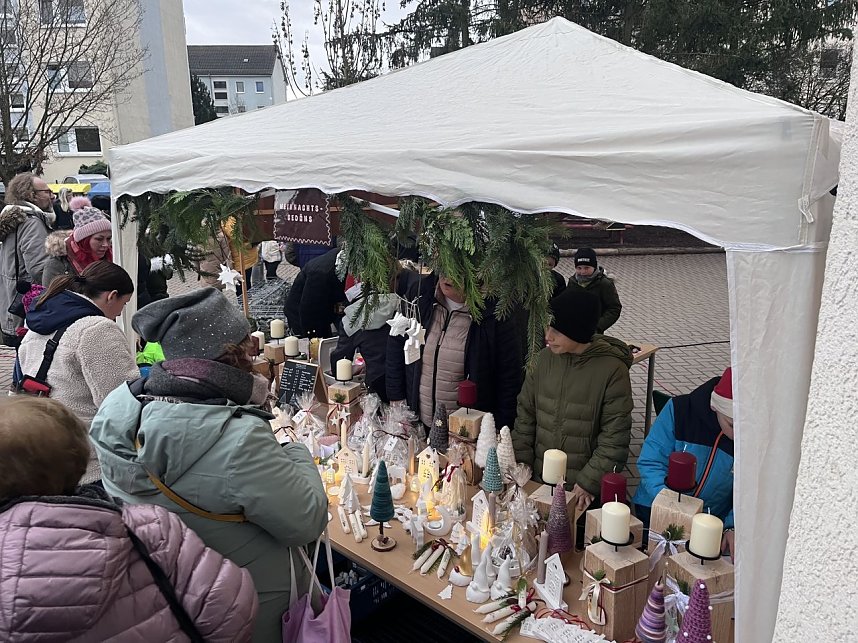 Weihnachtsmarkt und Spenden&uuml;bergabe an der Heinz Sielmann Grundschule
