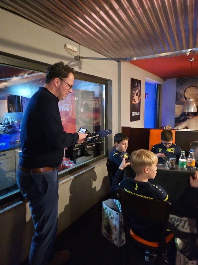 Sch&ouml;nes Vorweihnachtsgeschenk: Die D-Junioren von G&ouml;rsbach/Auleben gewinnen ein Turnier in Kelbra