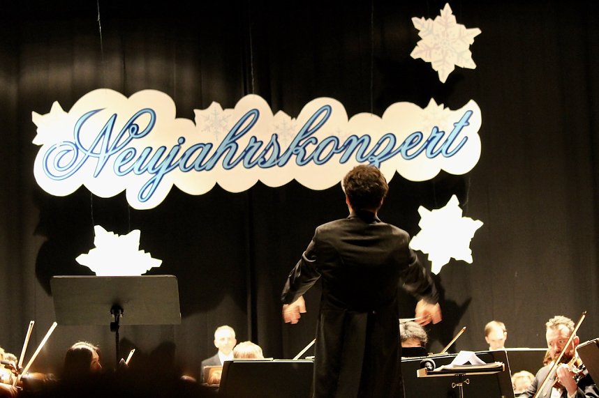 Neujahrskonzert des Loh-Orchesters in Bad Langensalza unter der Leitung von Julian Gaudiano (1. Kapellmeister TN LOS)