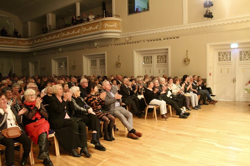 Neujahrskonzert des Loh-Orchesters in Bad Langensalza unter der Leitung von Julian Gaudiano (1. Kapellmeister TN LOS)