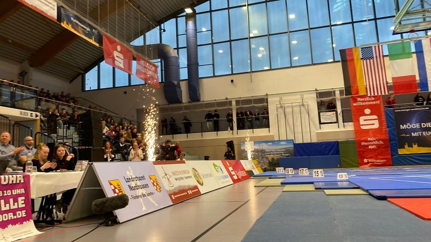 Der Wettkampf der Damen beim Kugelsto&szlig;en Indoor in Nordhausen