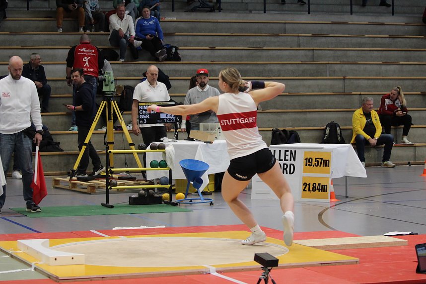 Sportlerinnen und Sportler begeisterten beim Indoor-Kugelsto&szlig;en, in der Wiedigsburghalle in Nordhausen, das Publikum