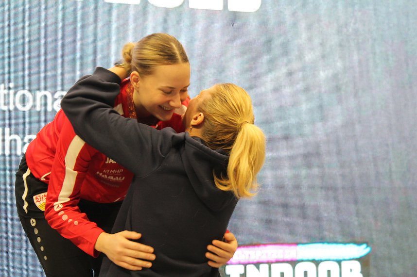 Sportlerinnen und Sportler begeisterten beim Indoor-Kugelsto&szlig;en, in der Wiedigsburghalle in Nordhausen, das Publikum