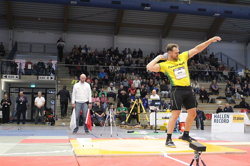 Indoor Kugelsto&szlig;en in der Wiedigsburghalle in Nordhausen