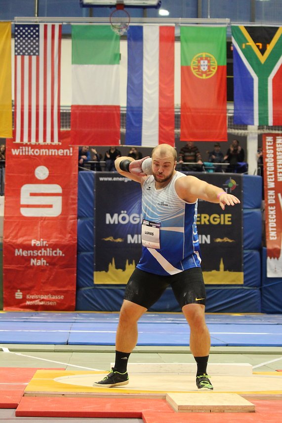 Indoor Kugelsto&szlig;en in der Wiedigsburghalle in Nordhausen