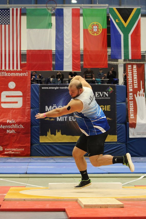 Indoor Kugelsto&szlig;en in der Wiedigsburghalle in Nordhausen